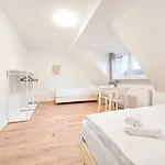 Апартаменты Tolstov - Monteurwohnung Mit 3 Zimmern - Dachgeschoss - Parkplatz *