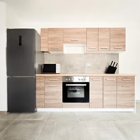 Апартаменты Tolstov - Monteurwohnung Mit 3 Zimmern - Dachgeschoss - Parkplatz Дуйсбург