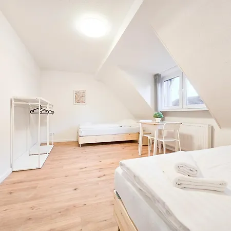 Apartamento Raj Living - Monteurwohnung Mit 3 Zimmern - Dachgeschoss - Parkplatz *