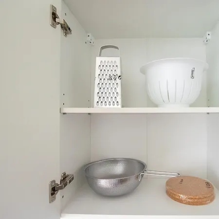 Tolstov - Monteurwohnung Mit 3 Zimmern - Dachgeschoss - Parkplatz