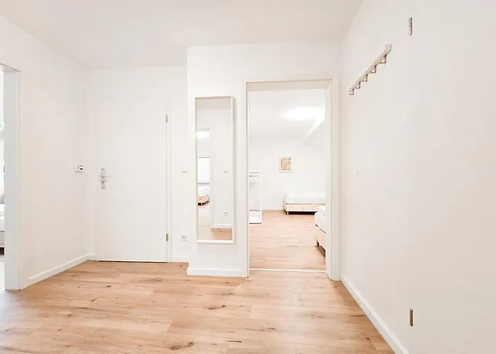 Tolstov - Monteurwohnung Mit 3 Zimmern - Dachgeschoss - Parkplatz Apartment Duisburg