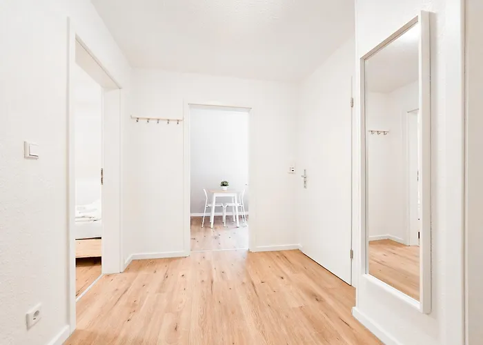 Apartment Tolstov - Monteurwohnung Mit 3 Zimmern - Dachgeschoss - Parkplatz *