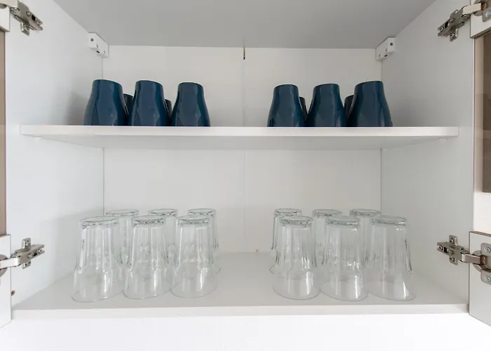 Apartment Tolstov - Monteurwohnung Mit 3 Zimmern - Dachgeschoss - Parkplatz Duisburg