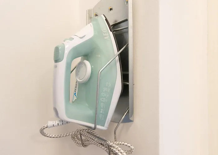 Tolstov - Monteurwohnung Mit 3 Zimmern - Dachgeschoss - Parkplatz Duisburg